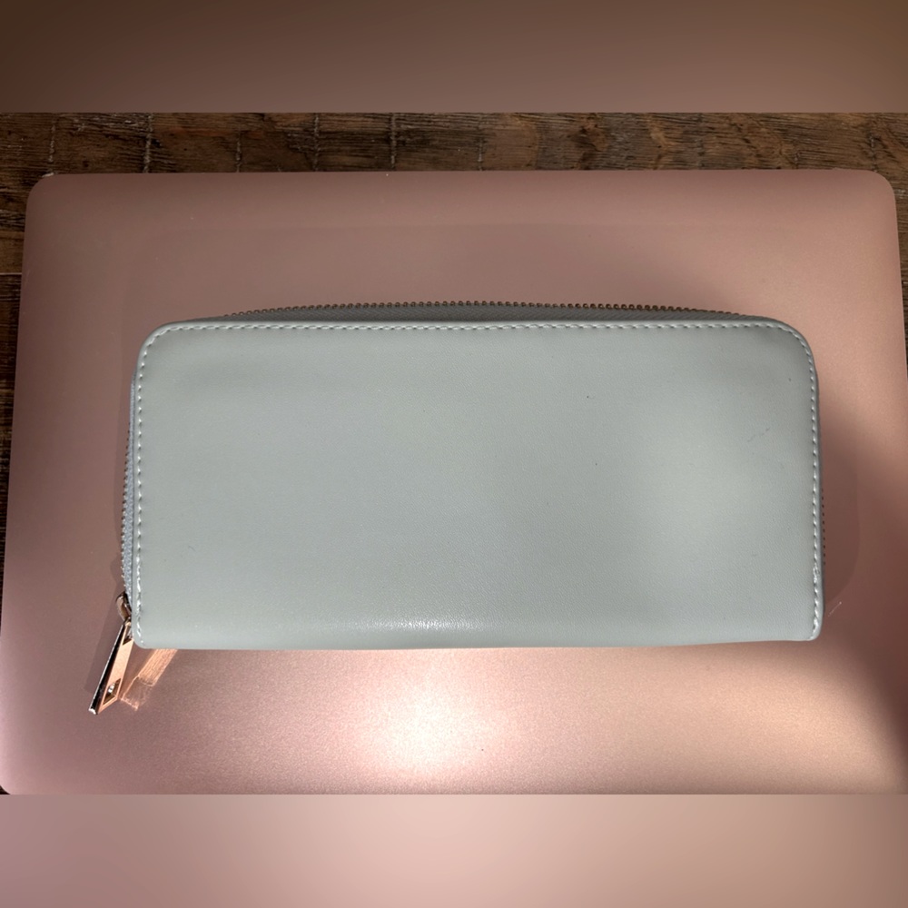 NWOT Zip Around Wallet, Mint Green.